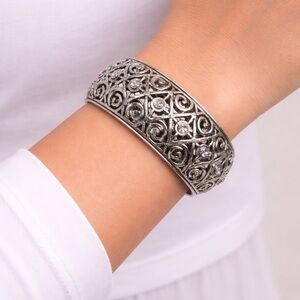 Silver Tone Filigree Stretch Bracelet with Rhinestones